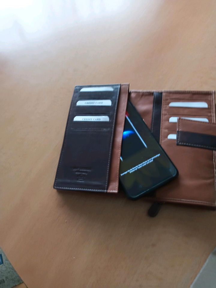 Portemonnaie Geldbörse mit Handyfach und 12 Kartenfächer in Wiesmoor
