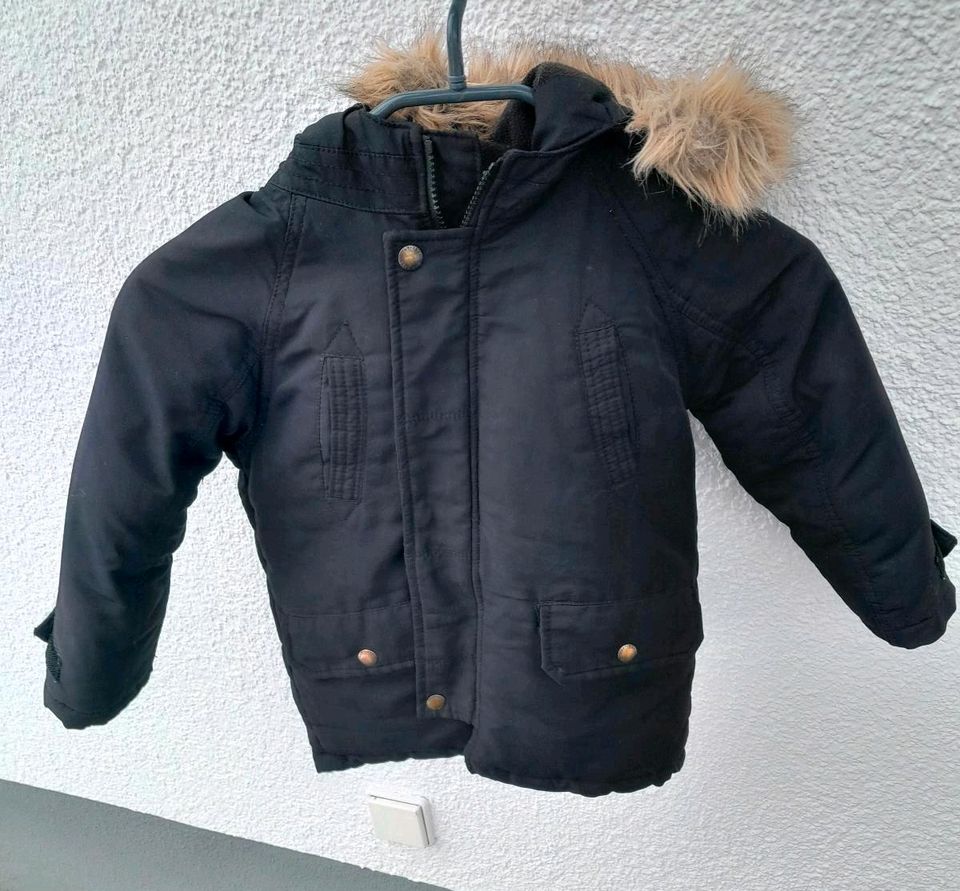 Winterjacke Gr. 110 babyGap schwarz in Puchheim