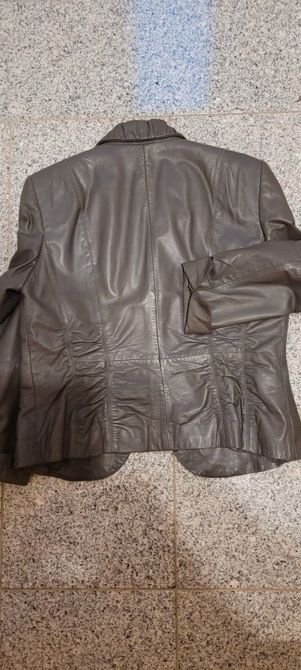 Gerry Weber Lederjacke  Gr. 40 in Altrosa und Grau  wie NEU in Hamburg