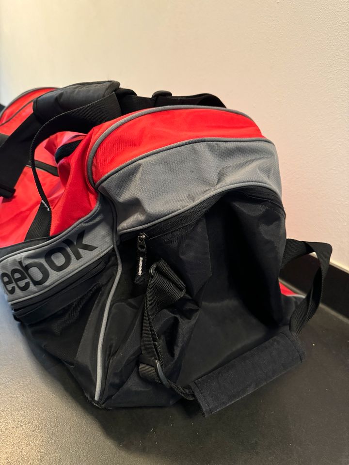 Reebok Trolley Sporttasche Reisetasche Tasche mit 2 Rollen in Hirschaid