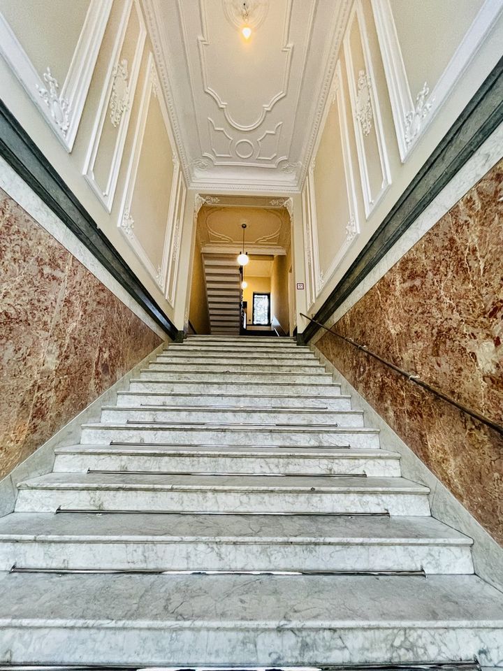 Traumhafte Altbau Neubauwohnung mit Altbaucharme, Kamin, Klimaanlage, Rolladen, Parkett in Berlin