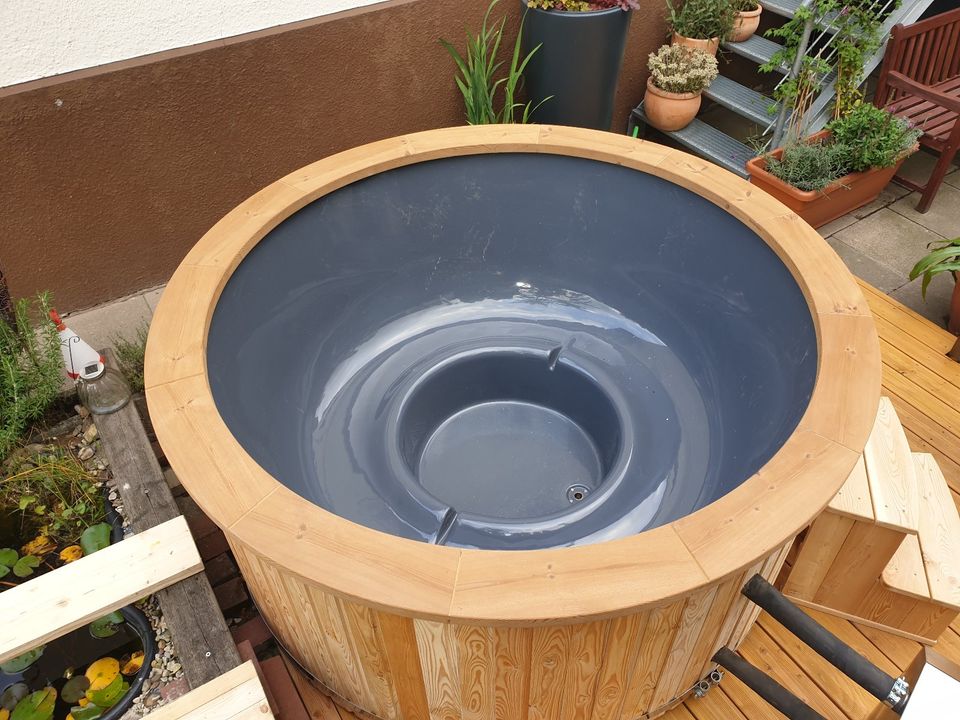 Whirlpool Badezuber mit Außenofen GFK komplett Set Hottub 200 Ø in Hüllhorst