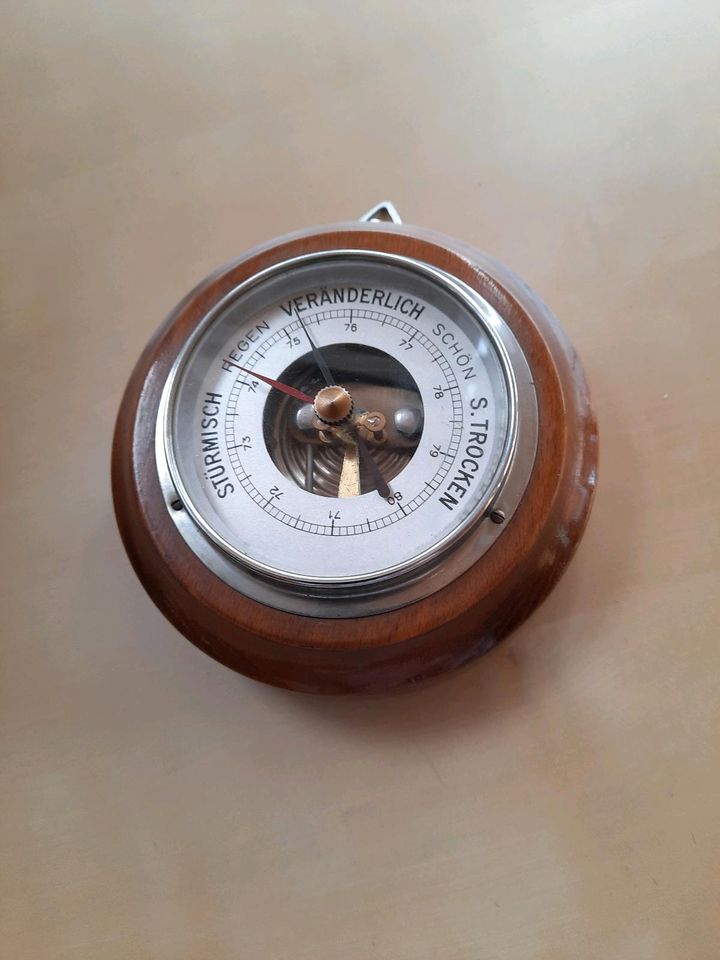 Altes Wandbarometer Holz in Saarbrücken