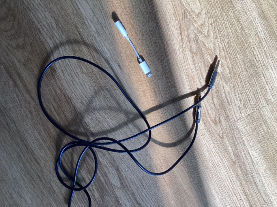 Aux Kabel, neuwertig in Bremen