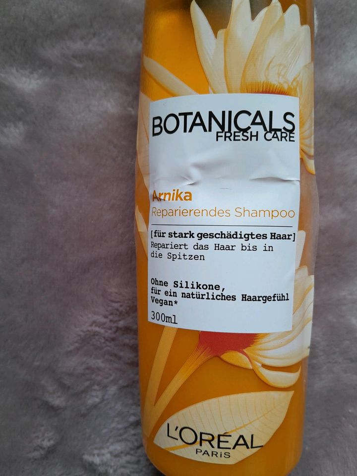 Botanicals Arnika Shampoo Haarpflege ohne Silikone in Mitterteich