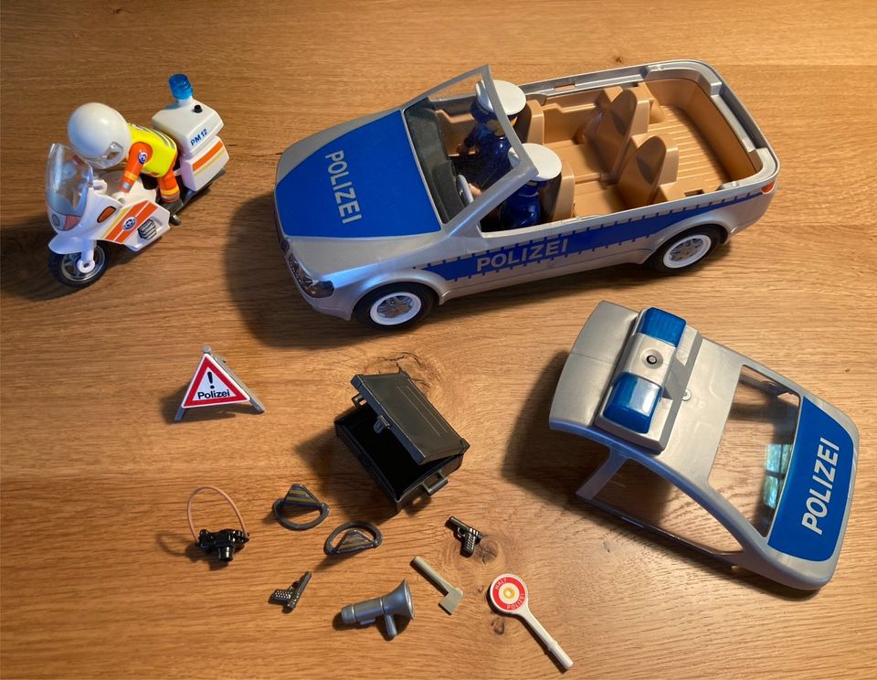 Playmobil Polizeiauto und -motorrad in Zeilarn