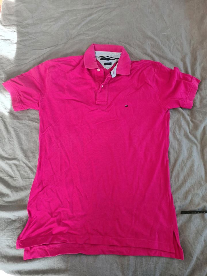 Tommy Hilfiger Poloshirt XL fällt schmaler aus. Mit Maßangaben:-) in Siegen