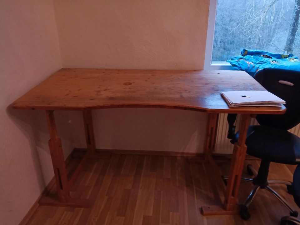 Schreibtisch ergonomisch in Lug (Pfalz)