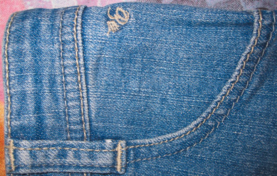 Capri Jeans Esprit Gr.128 Blau 7/8 Used Stretch 5-Pocket in Ottobrunn