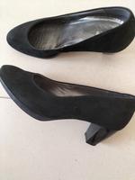 ARA Pumps Wildleder schwarz Absatz Lack Gr. 40 6,5 Weite G Schuh Kreis Pinneberg - Elmshorn Vorschau