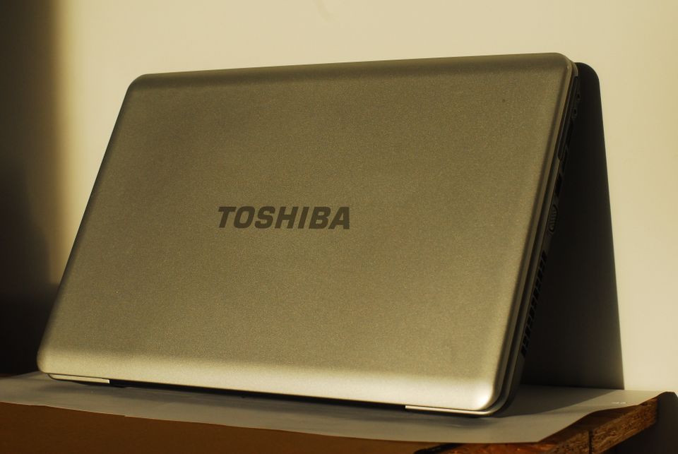 Notebook/Laptop Toshiba Satellite L500 15,5" in Nienburg (Weser)