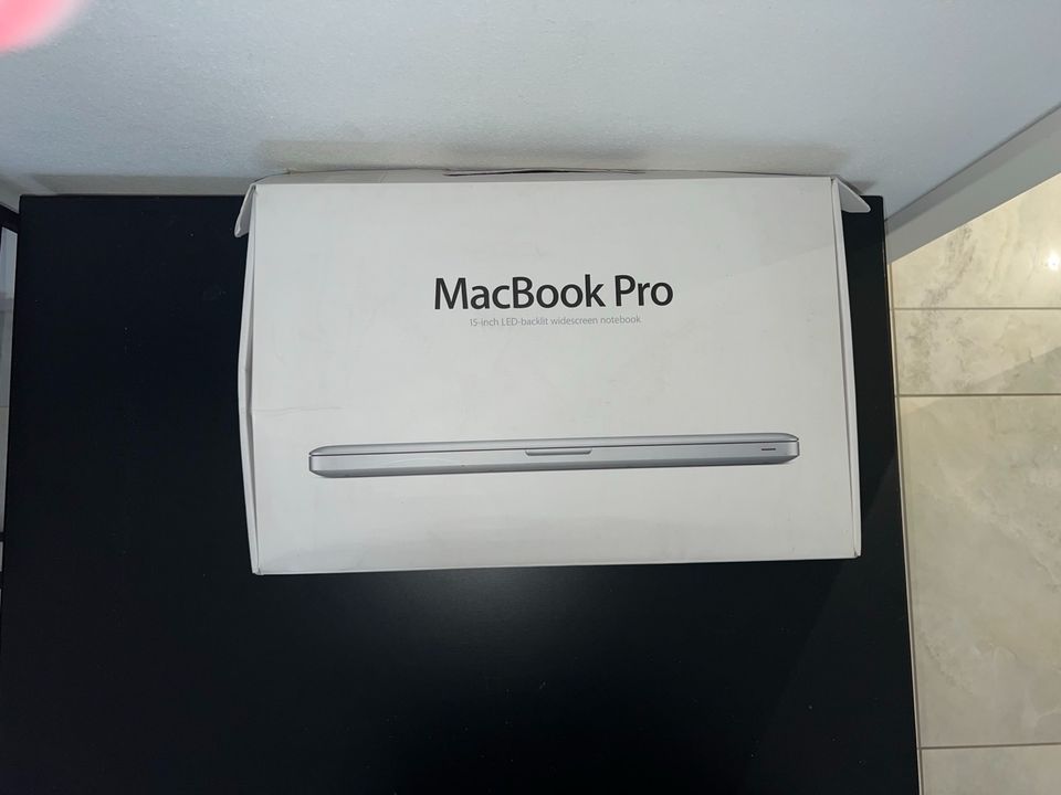 Apple MacBook Pro (kaputter Akku) Laptop/funktionsfähig in Markdorf