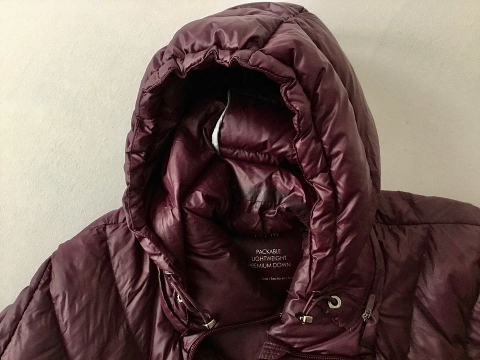 orig. Calvin Klein Mantel Jacke Aubergine leichte Daunen gr. M in Osnabrück