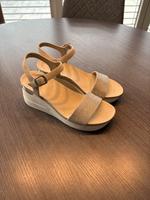 Sandalen, Größe 38, Keilabsatz, Creme, Ungetragen Kr. Passau - Passau Vorschau