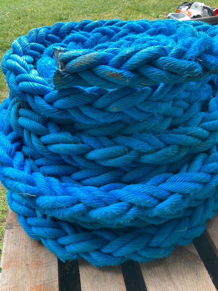 Dickes blaues Seil, Tampen, Tauwerk, Handlauf in Vogelsdorf