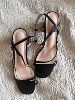La Bottine  Souriante Paris Sandalen mit Absatz schwarz Gr. 41 Mitte - Tiergarten Vorschau