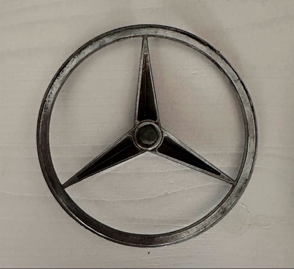 Mercedes Stern Oldtimer sehr alt aus Metall in Hohenkammer