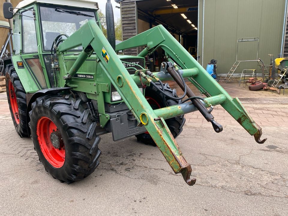 Fendt completter frontlader 300 serie. in Nettetal