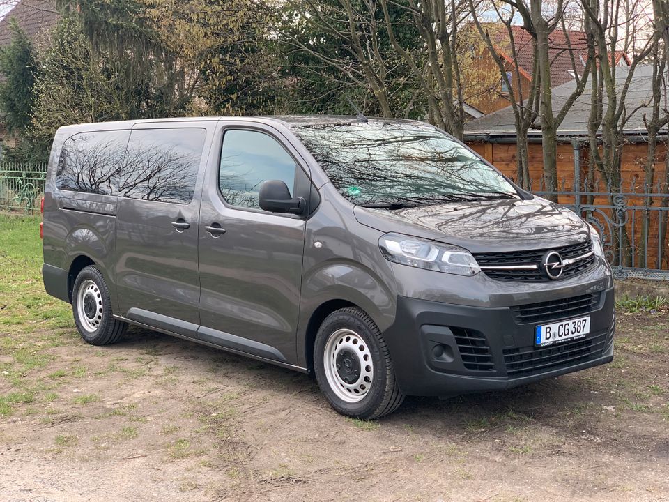 Opel Vivaro C 9 Sitzer lang 2.0 144PS in Berlin