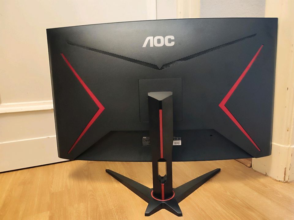 Defekter AOC G Line 2nd 32 Curved Gaming Monitor in Berlin