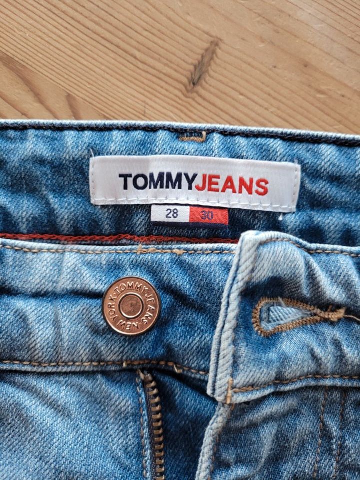 Tommy Jeans Hose Gr.: W 28, L 30 NEU nie getragen in Bahlingen