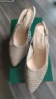 Paul Green Damen Sandalen Pumps Gr.36 beige Leder neuwertig Niedersachsen - Celle Vorschau