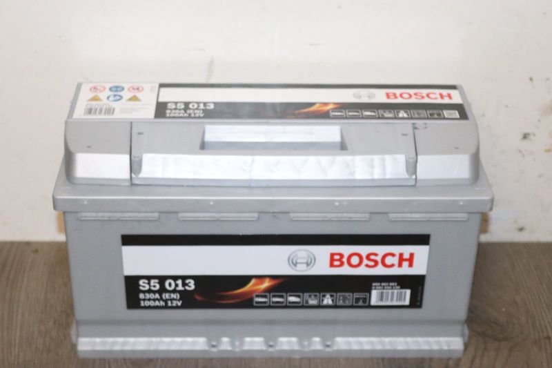 Autobatterie 12V 100Ah Bosch S5 013 Starterbatterie PKW-Batterie in  Nordrhein-Westfalen - Eitorf |  Kleinanzeigen ist jetzt Kleinanzeigen