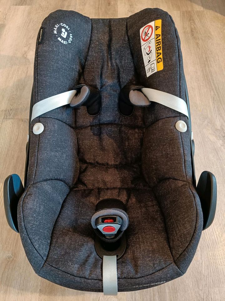 Maxi-Cosi Pebble Plus i-Size Babyschale | inkl. Sitzverkleinerer in Baisweil