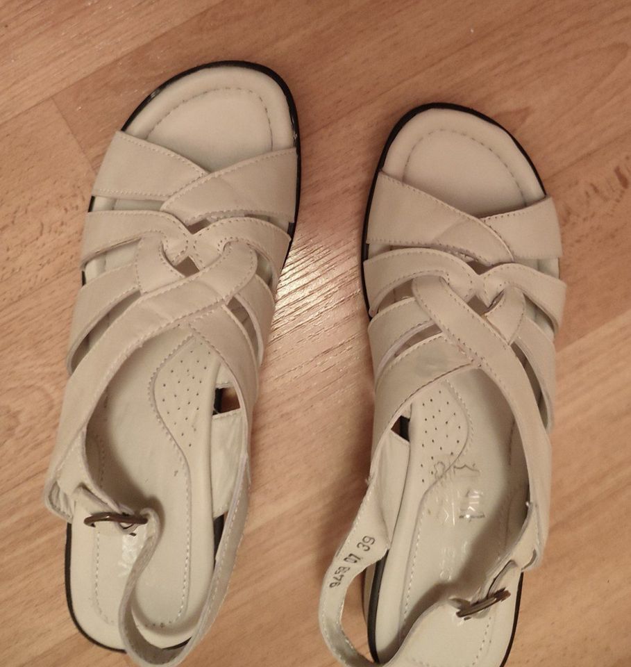 Damen Schuhe Sandalen Sandaletten Sommerschuhe Lederschuhe in Berlin