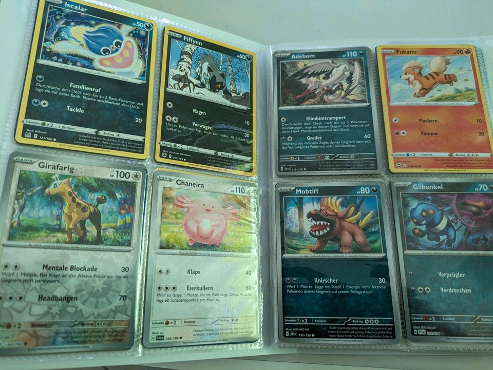 Pokemon Sammelkarten inkl. Sammelmappe - 90 Karten insgesamt in Postmünster