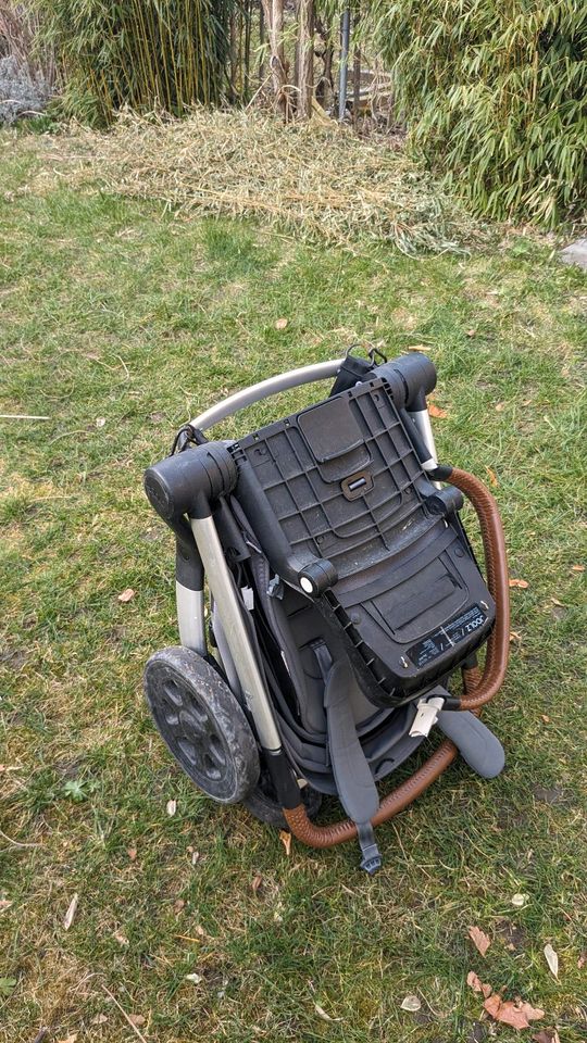 Joolz Hub Kinderwagen mit Sportsitz in München