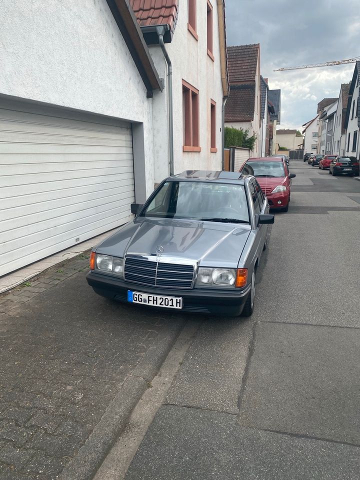 Mercedes 190E 2.3 W201 in Bischofsheim