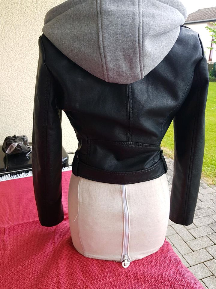 Jacke Damen Gr S in Meinerzhagen