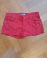 Rote Hotpants, Größe 34, von Stradivarius Baden-Württemberg - Albstadt Vorschau