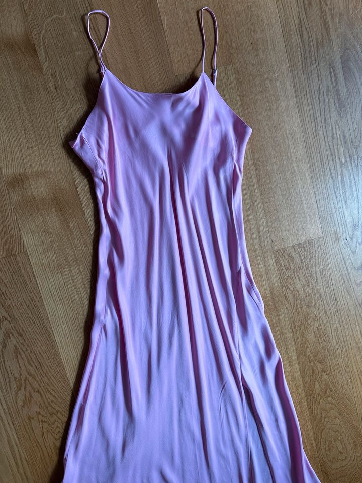 Zara Kleid Gr L rosa in München