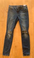 Zara Damen Skinny Jeans im Distressed-Look, Größe 31/34 München - Maxvorstadt Vorschau