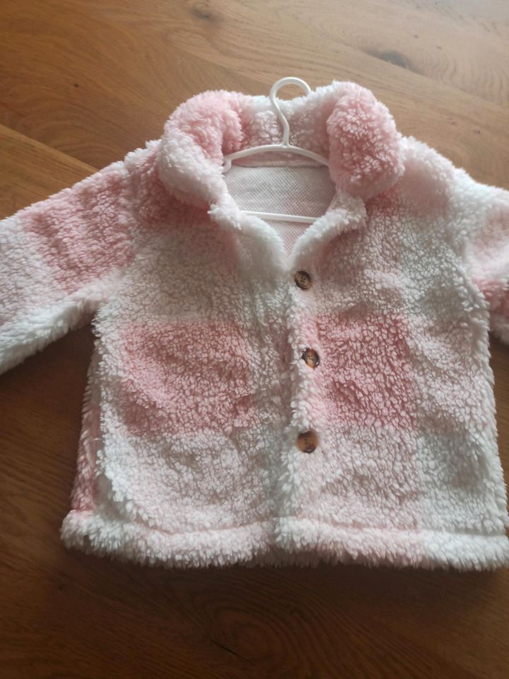 dünne Teddy Plüsch Jacke in Buttenwiesen