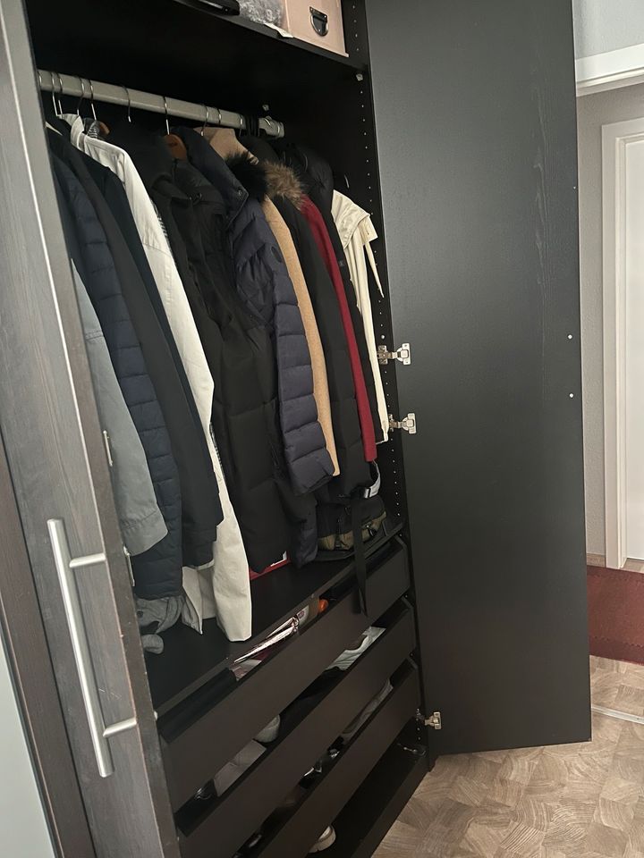 Ikea Pax  Kleiderschrank schwarzbraun 150x58x236 mit Türen in Pirmasens