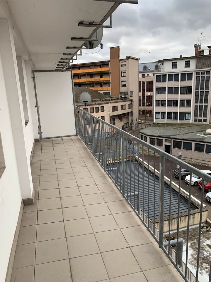 Direkte Innenstadtlage, 66111 SB: renov. 3-ZKB-, 84 qm, gr.Balkon in Saarbrücken