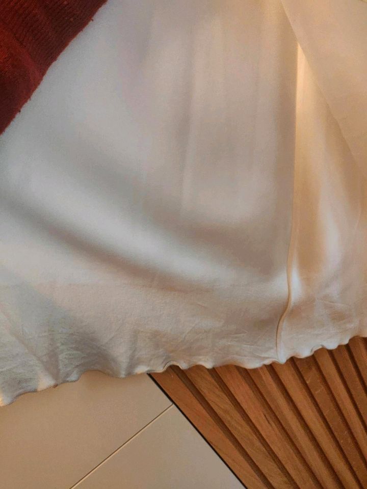 Maßgeschneidertes Brautkleid aus Seide in Rosenheim