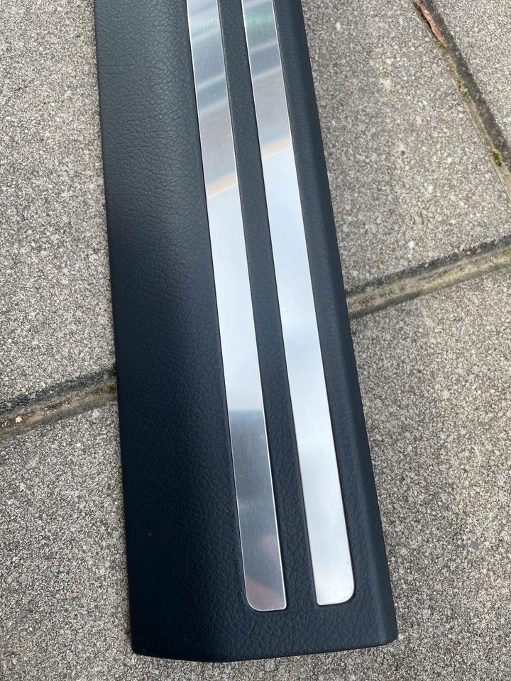 Audi A8 S8 4E D3 Einstiegsleiste beifahrer W12 V10 neuwertig in Gronau (Westfalen)