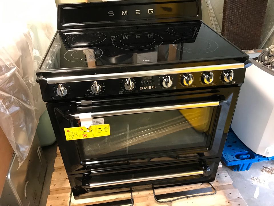 Smeg Victoria Backofen Zentrum TR 90ibl9 mit Herstellergarantie in Bonn