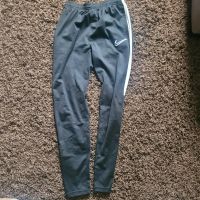 Nike Dri Fit Hose Größe L 147-158 cm Sporthose Freizeithose Loch Nordrhein-Westfalen - Gronau (Westfalen) Vorschau