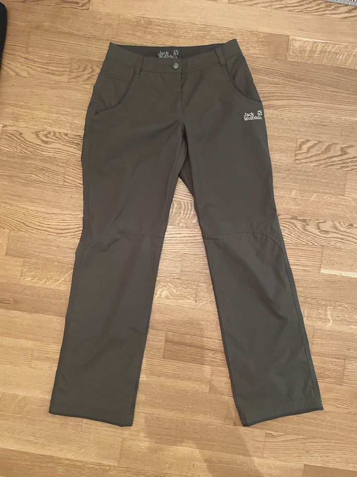 Neue Hose Jack Wolfskin Damen S in Frankfurt am Main