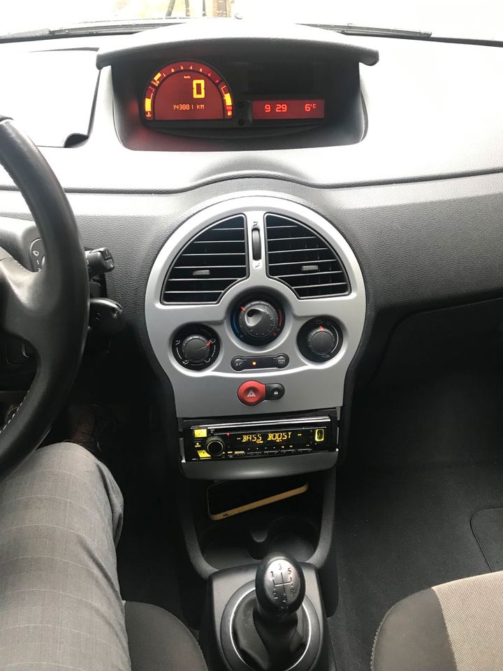 Renault Modus Klimaanlage TÜV NEU in Hamburg