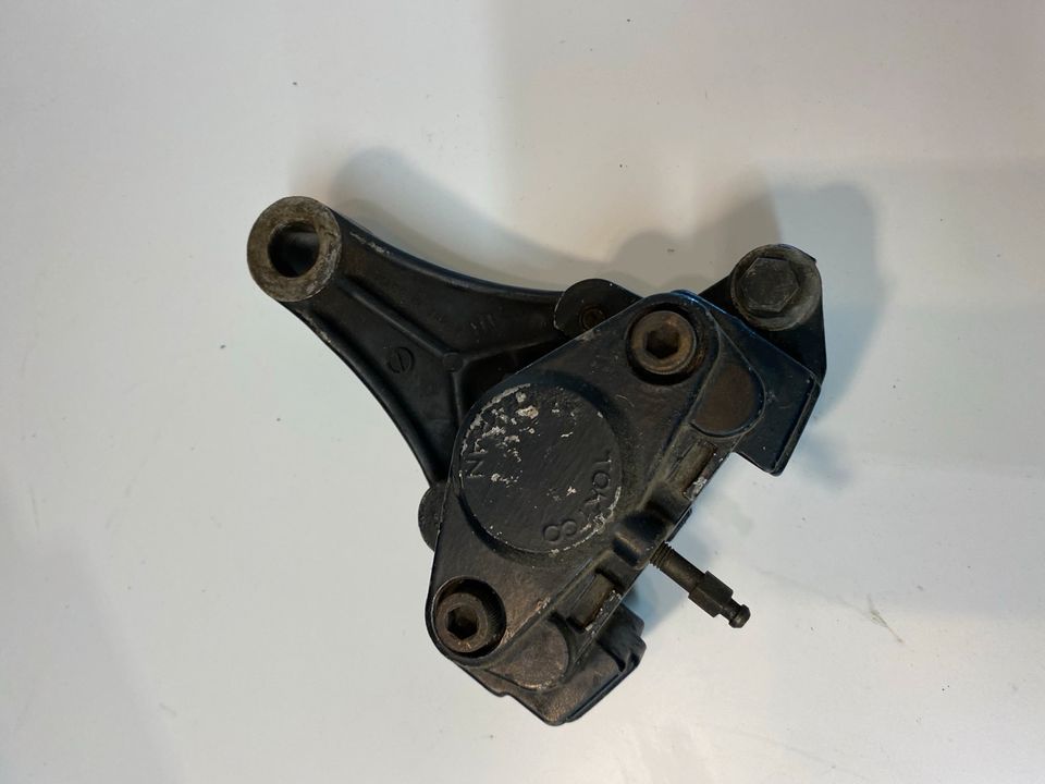 Suzuki GS 750 E Bremssattel hinten in Giesen