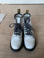 Gebrauchte weiße Dr Martens Hessen - Marburg Vorschau