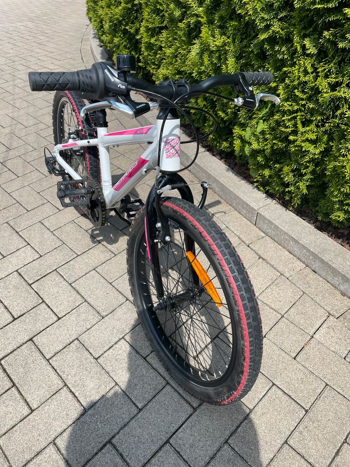 Serious Rockville Liter 20 Zoll MTB Kinder pink / weiß in Dortmund