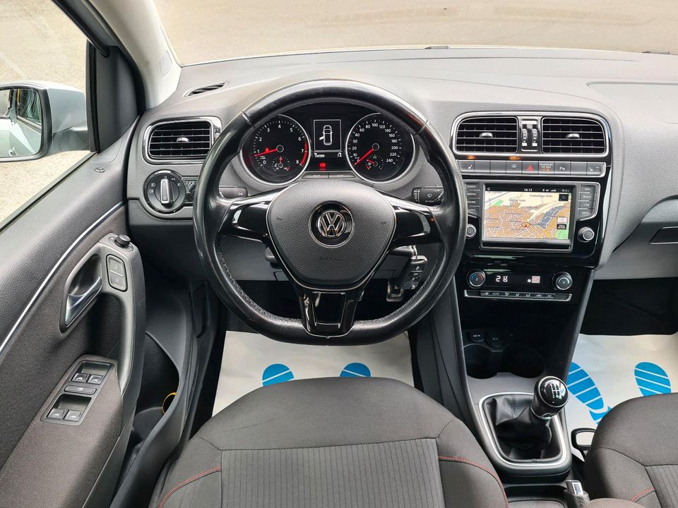 VW Polo 1.0 MPI "Sound" | TÜV NEU | Navi | Sitzheizung | PDC in Gevelsberg