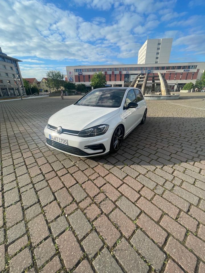 Golf 7 r mieten / Auto mieten / Hochzeitsauto / Sportwagen in Berlin